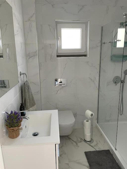*Sea View* New 3 Bedroom Apt With Free Parking Сесимбра Екстериор снимка