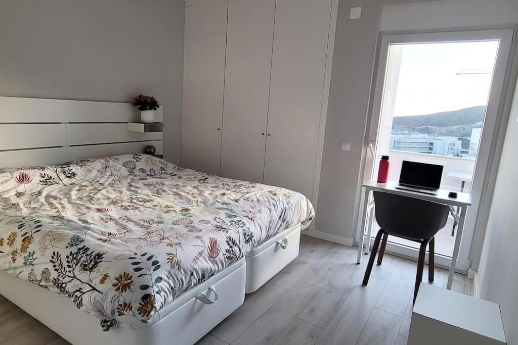 *Sea View* New 3 Bedroom Apt With Free Parking Сесимбра Екстериор снимка
